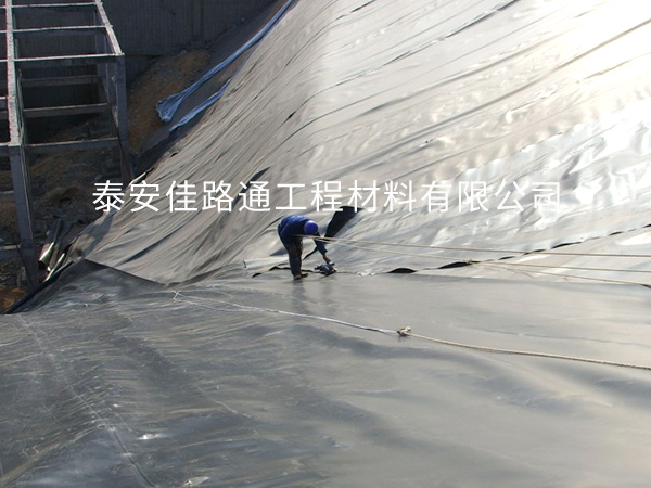 尾礦庫鋪設(shè)防滲土工膜須關(guān)注細節(jié) 尾礦庫鋪設(shè)防滲土工膜須關(guān)注細節(jié)