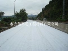 復(fù)合土工膜對(duì)施工環(huán)境有什么要求呢？
