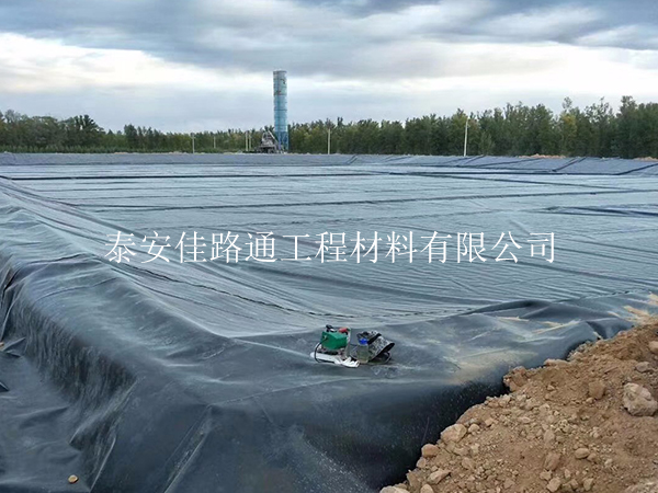 鹽場垃圾填埋場防滲膜使用壽命探析 鹽場垃圾填埋場防滲膜使用壽命探析