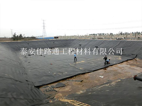 垃圾填埋場防滲膜冬季施工注意事項：安全高效，溫暖守護