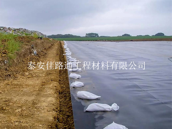 污水處理池防滲膜選購技巧：智選材料，守護水質(zhì)安全
