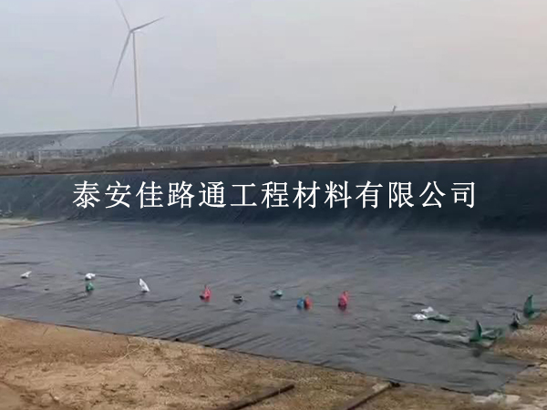 污水處理防滲膜的優(yōu)異防滲性能:守護(hù)水質(zhì),構(gòu)筑綠色防線 污水處理防滲膜的優(yōu)異防滲性能:守護(hù)水質(zhì),構(gòu)筑綠色防線
