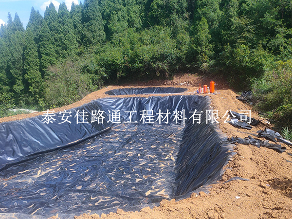 魚塘防滲膜焊接方向怎么定？關(guān)鍵原則在這里