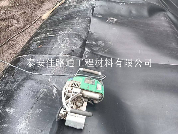 蓄水池防滲膜冬季施工不踩坑，這些專業(yè)技巧要掌握