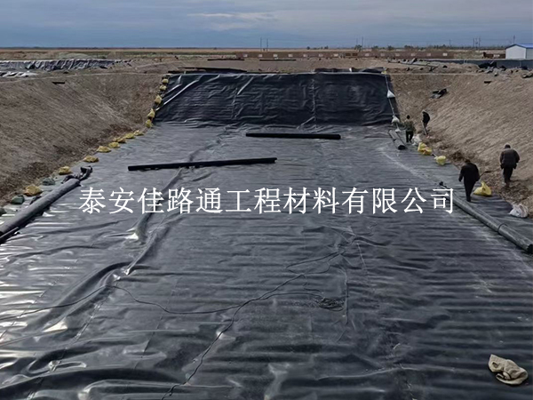 尾礦庫防滲膜卸車不踩坑，這些細(xì)節(jié)技巧要掌握