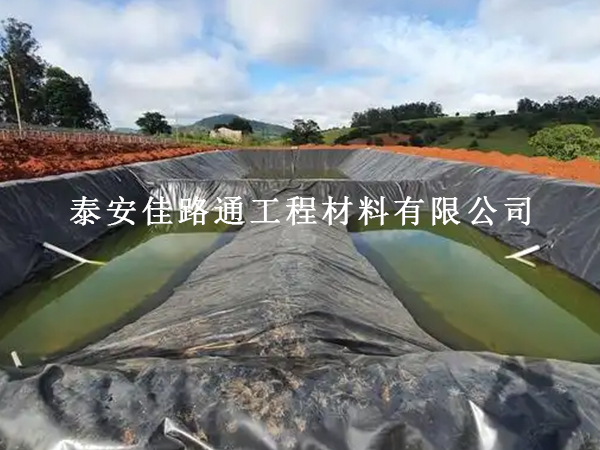 沼氣池防滲膜用了幾年就漏？多半是保養(yǎng)沒做到位