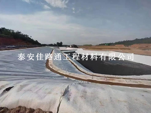 焊縫決定成?。何驳V庫防滲膜焊接必須掌握的核心技巧