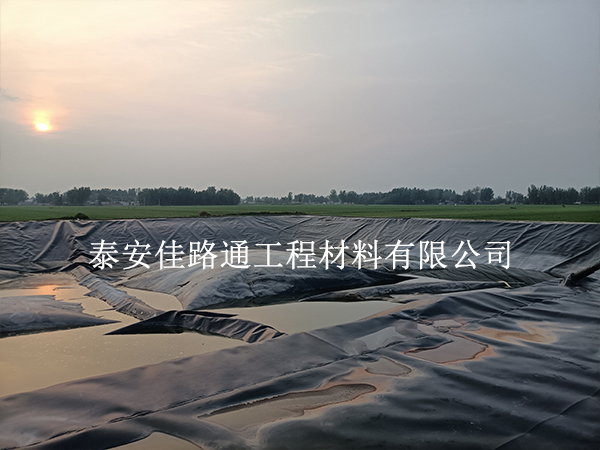 氧化塘土工膜焊縫總出問題？選對焊接方法，不同位置一次搞定
